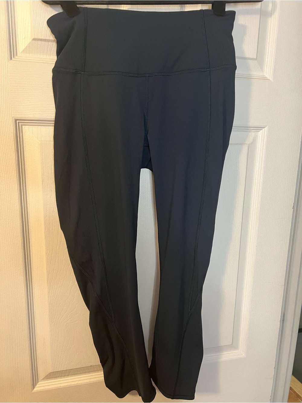 #051 Lululemon On Your Mark Crop 23” Nocturnal Teal Size 8 EUC